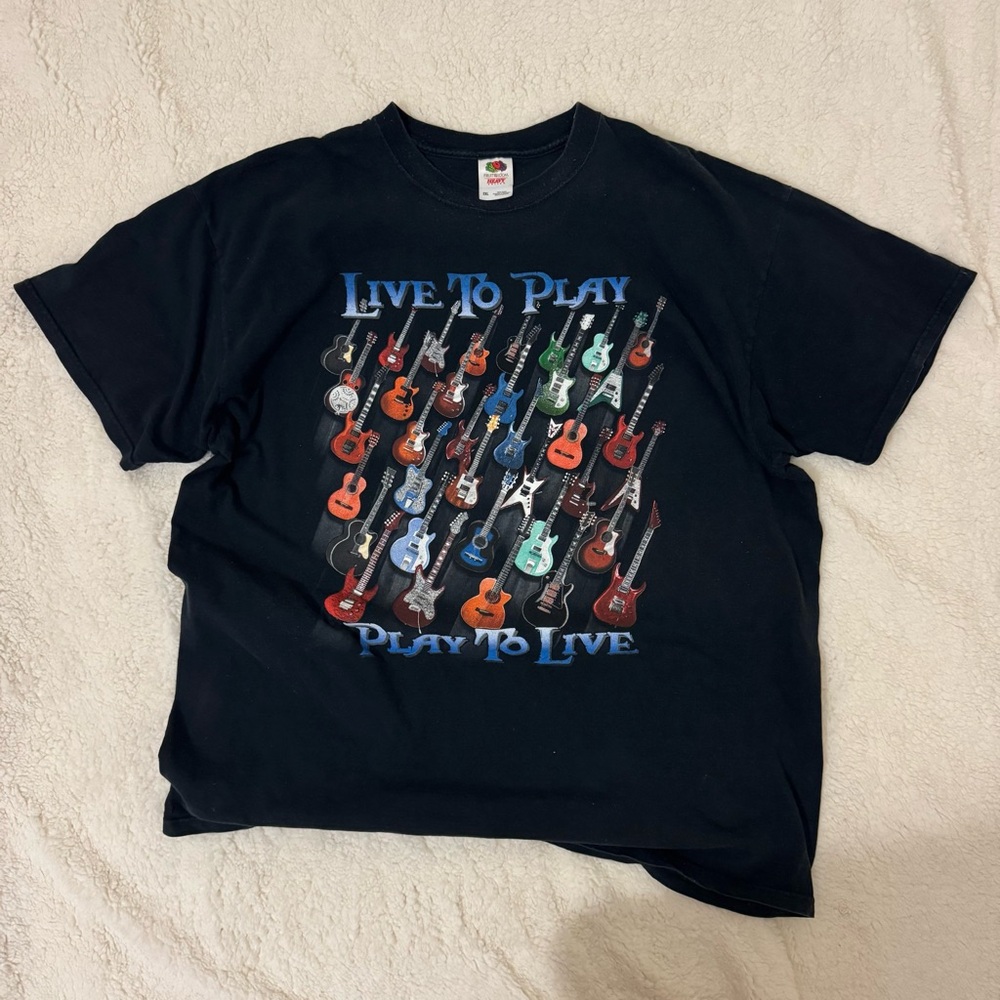 Oversized vintage guitar tee 🎸